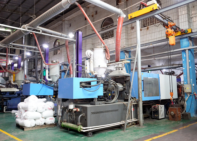 Injection blow molding process