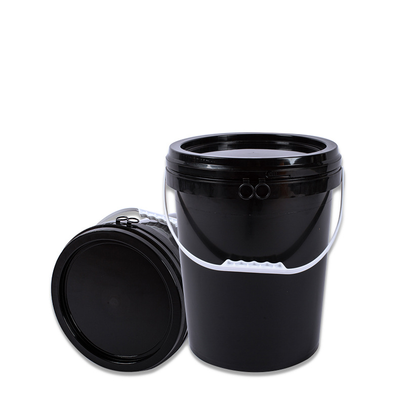 Packaging containers